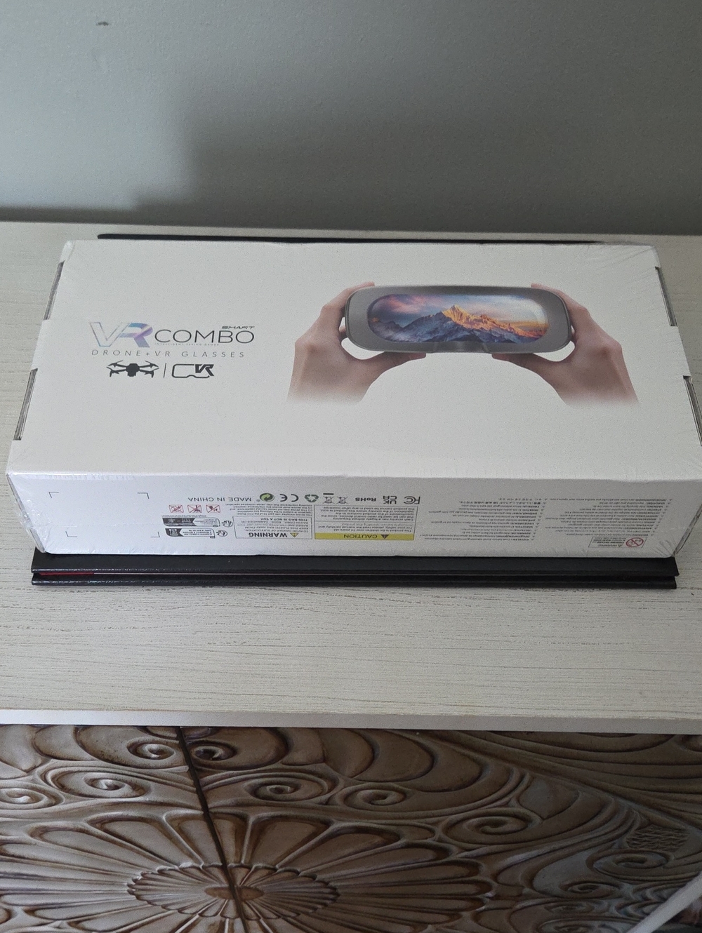 Drone + VR Glasses – White